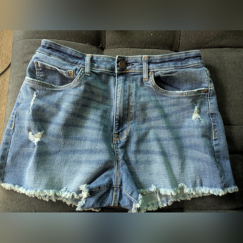 COPY - American Rag OFF THE RACK Lightly Distressed Denim Shorts Like New Size …